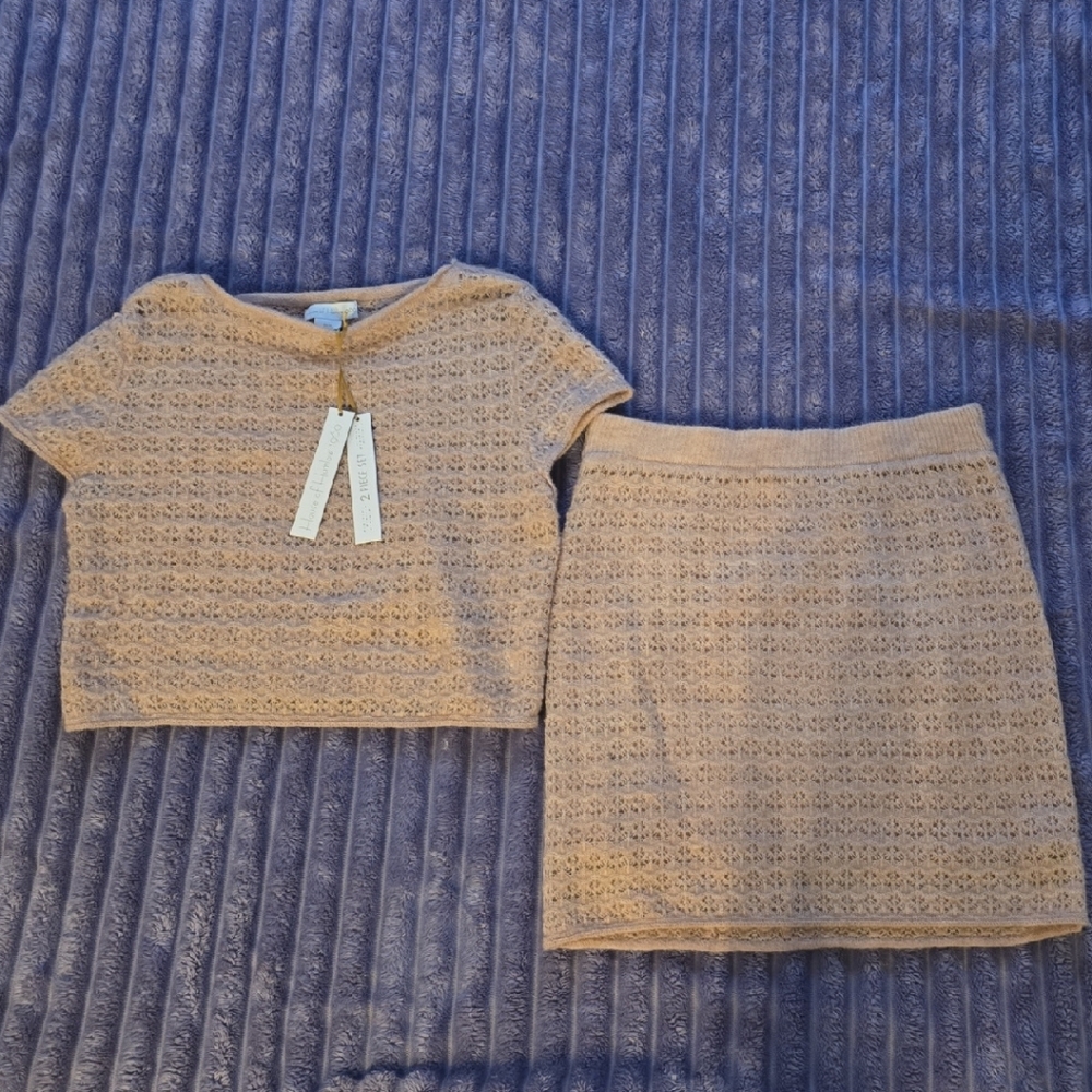 House of Harlow 1960 Tan Skirt Set